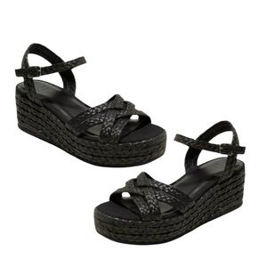 Black Flat form Raffia Style Sandals